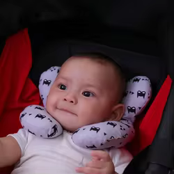 Almohada reposacabezas en U para bebé en coche de viaje