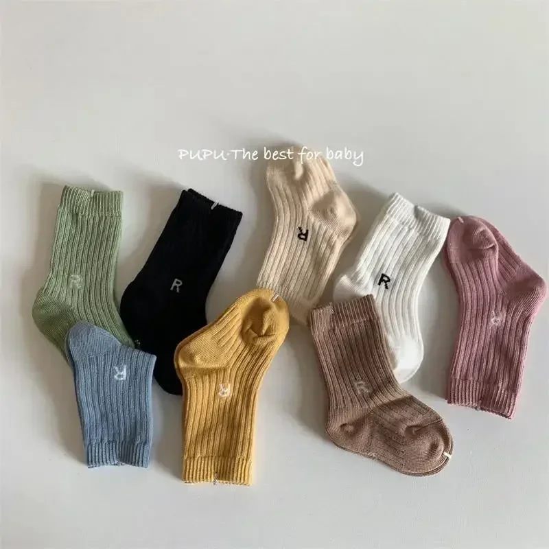 Calcetines de algodón con letras para niños – Suaves y a la moda - imagen 2