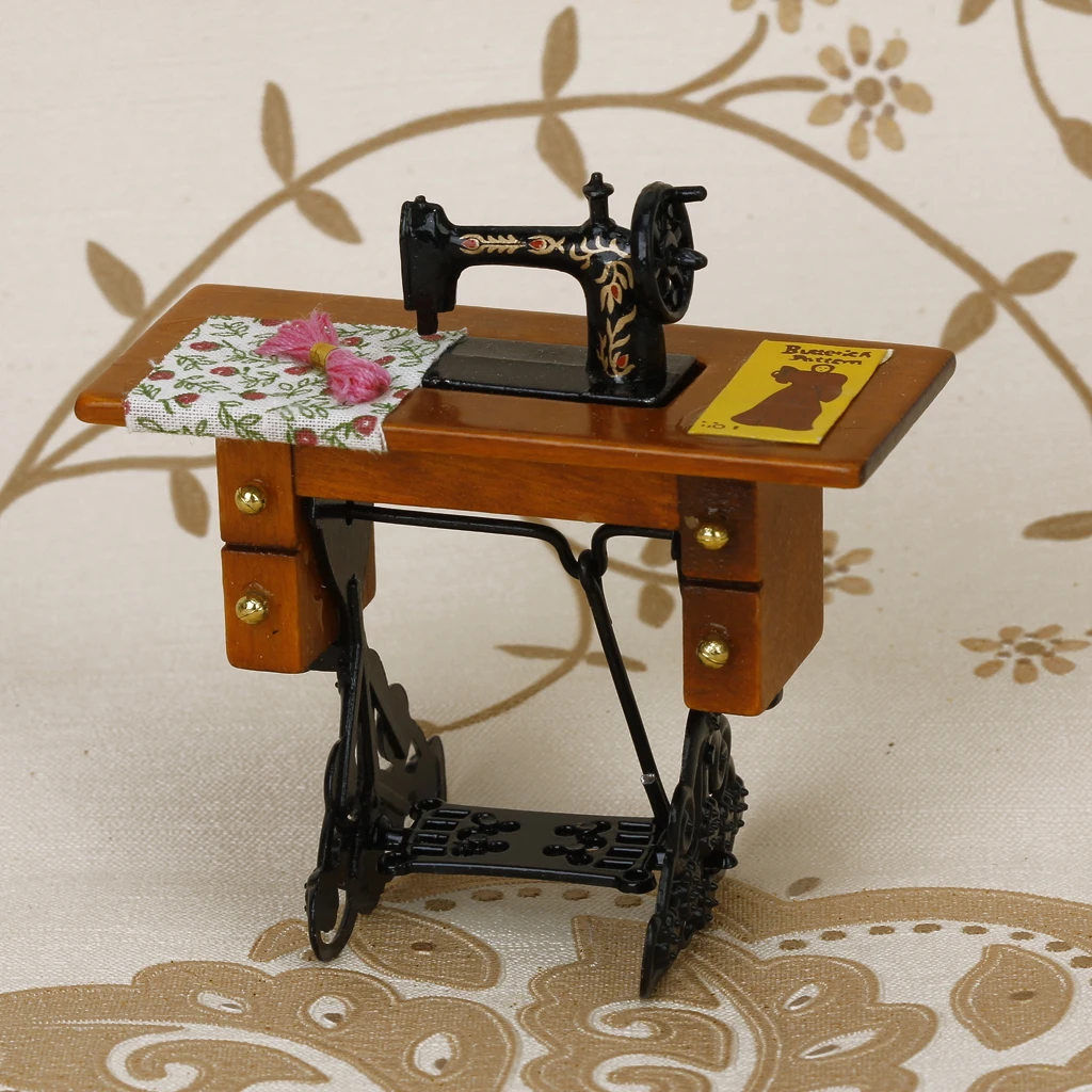Máquina de coser en miniatura vintage decorativa para casa de muñecas - imagen 3