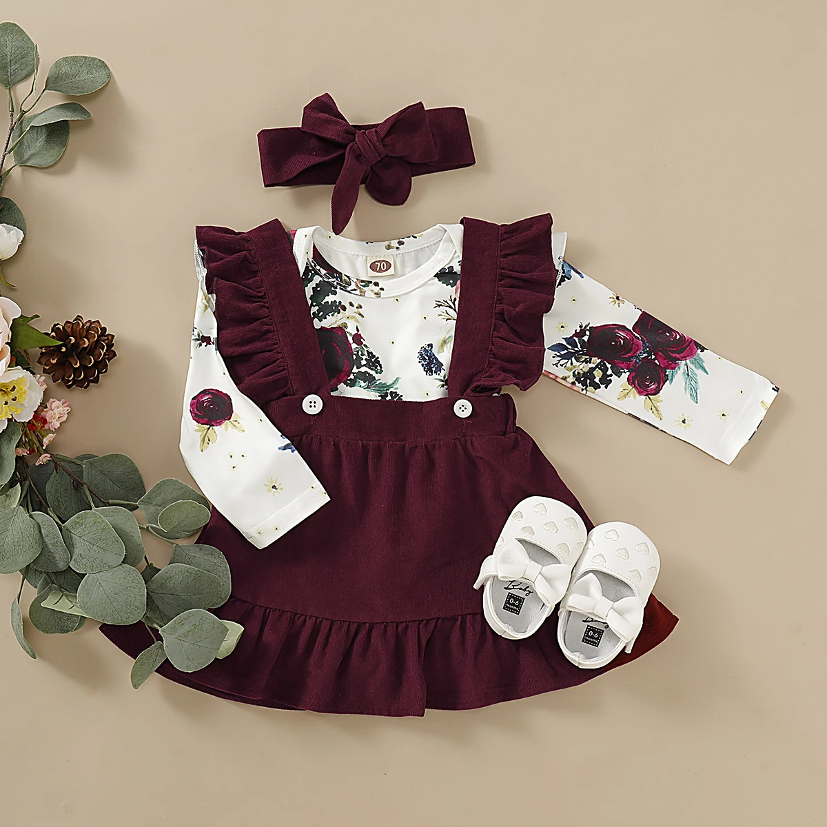 Vestido con volantes y diadema a juego