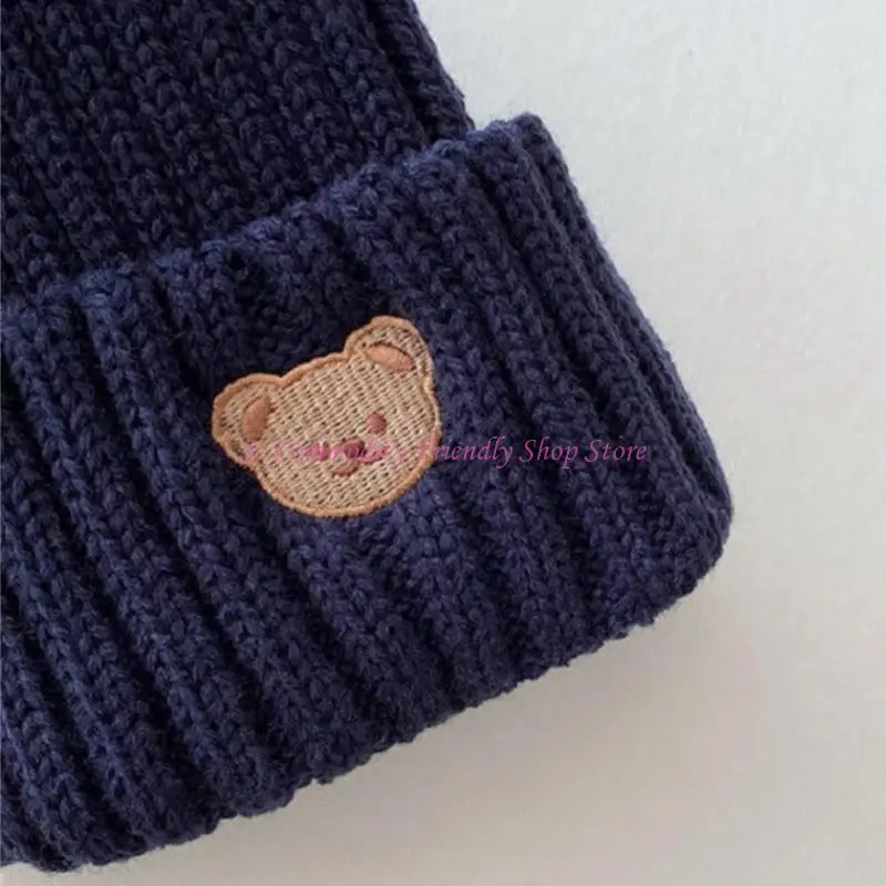 Gorro infantil con bordado de oso
