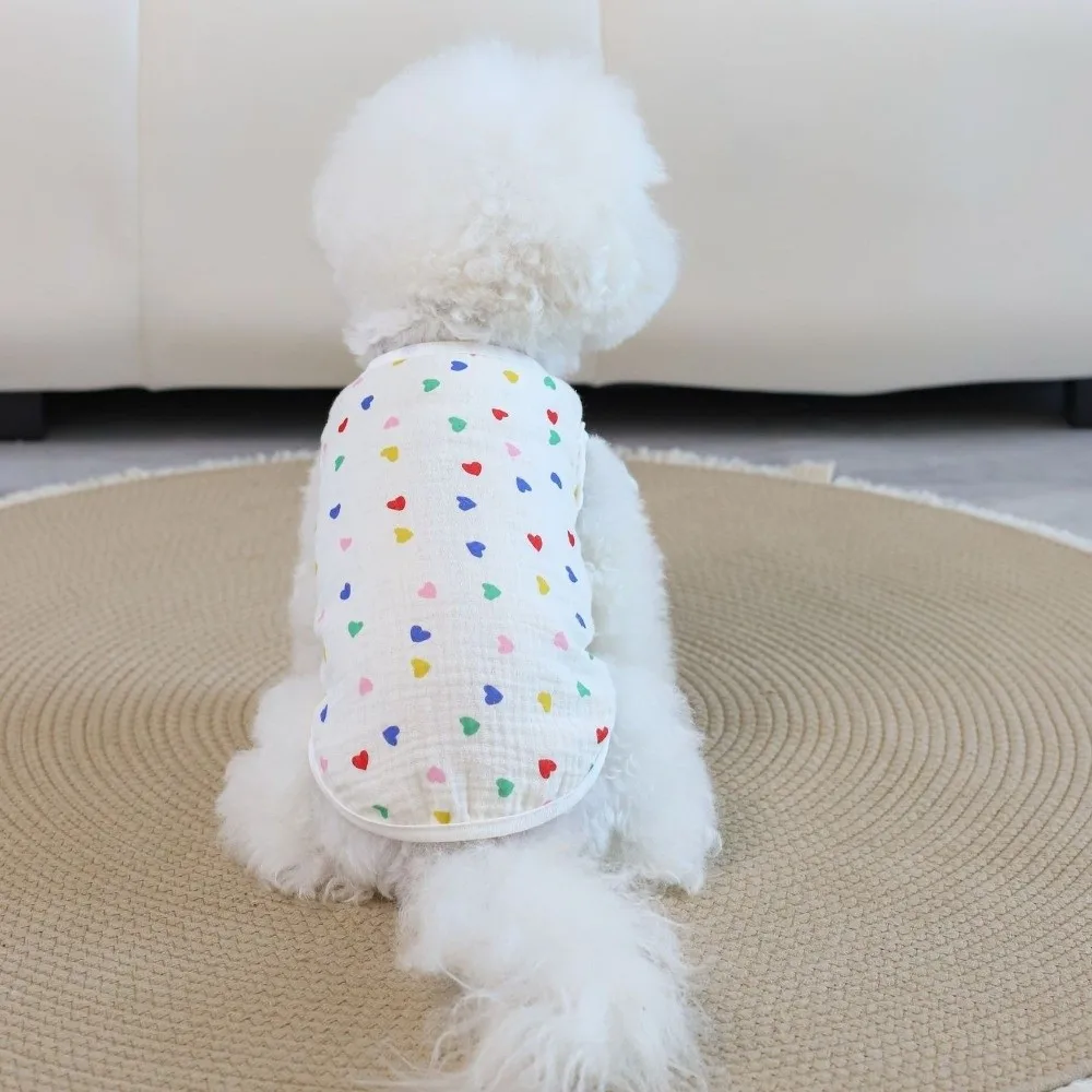 Camiseta para perro de algodón transpirable con estampado de corazones - imagen 4