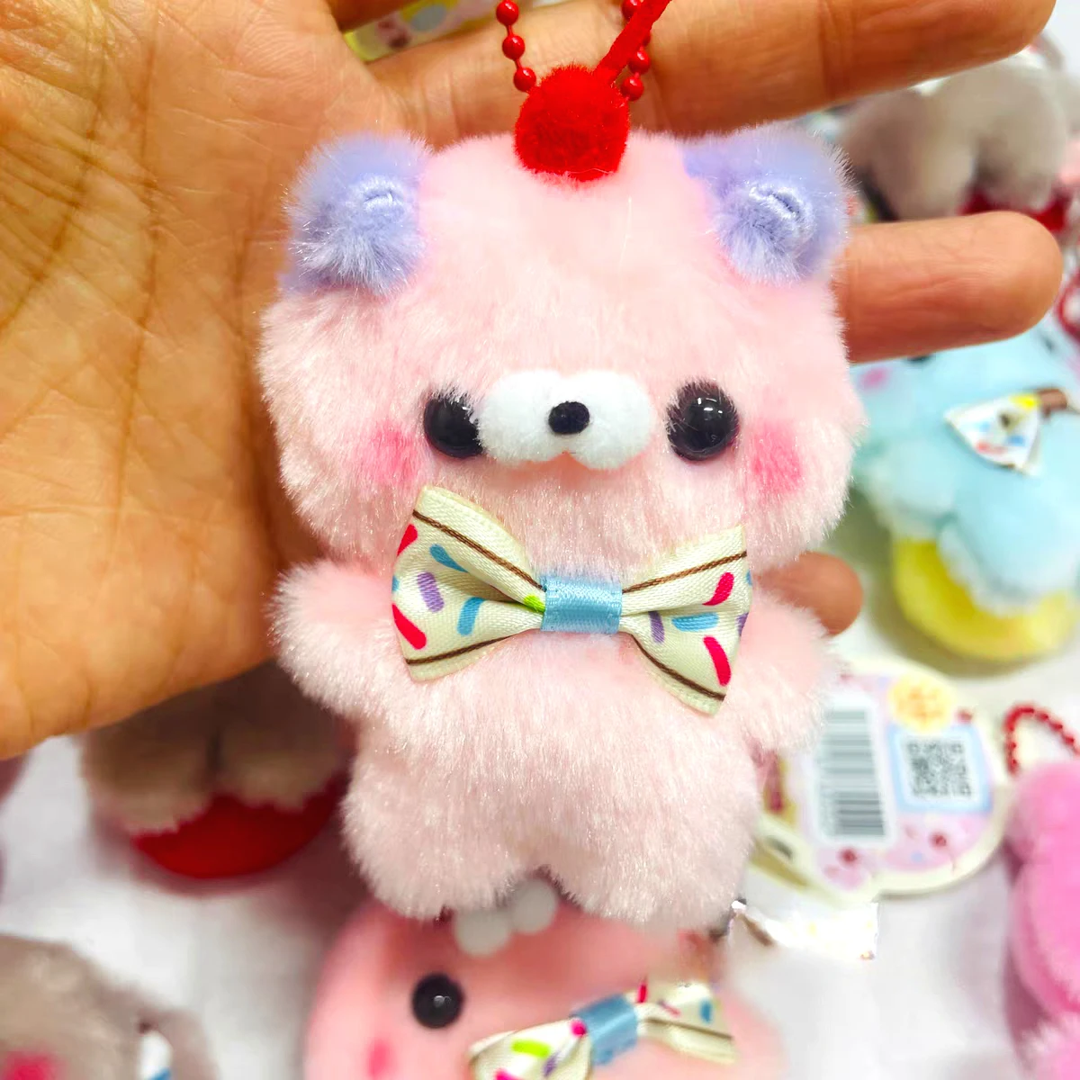 Yell peluche colgante Sukutto Tacchi-san con lazo de cereza - imagen 2