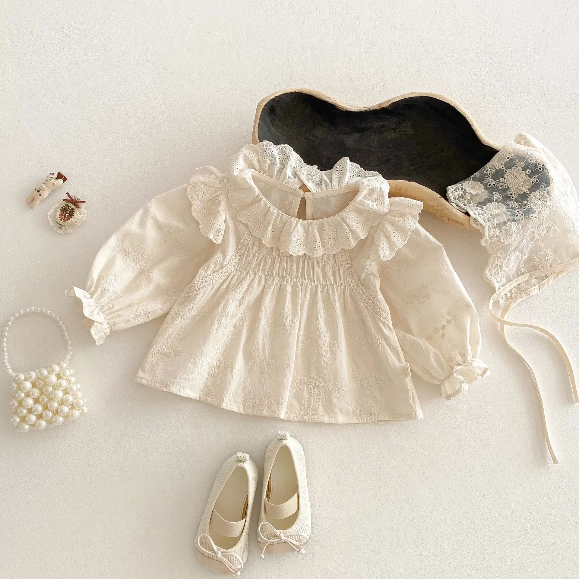 Blusa infantil con flores bordadas para niña - Cuello Peter Pan - imagen 5