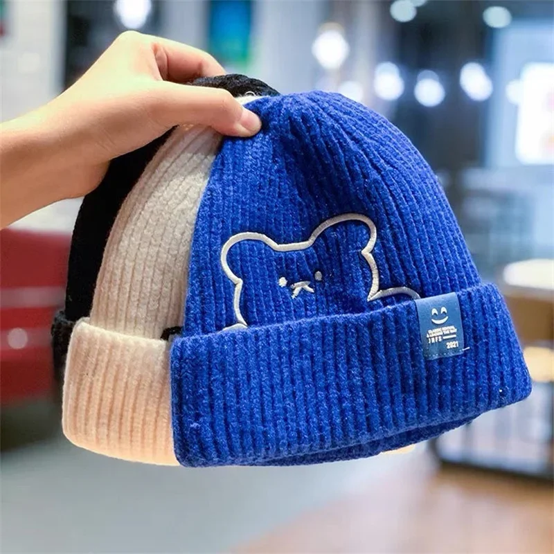 Gorro tejido con patrón de oso para bebé