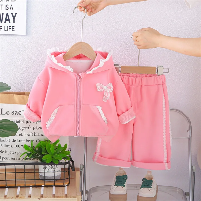 Conjunto de bebé primavera informal con abrigo de capucha