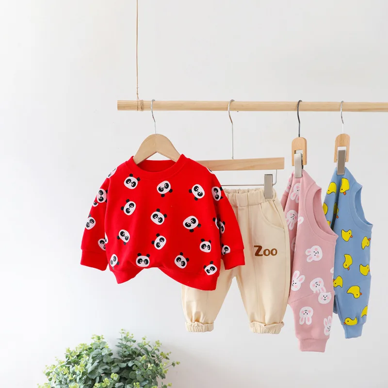 Conjunto camiseta y pantalón motivos infantiles