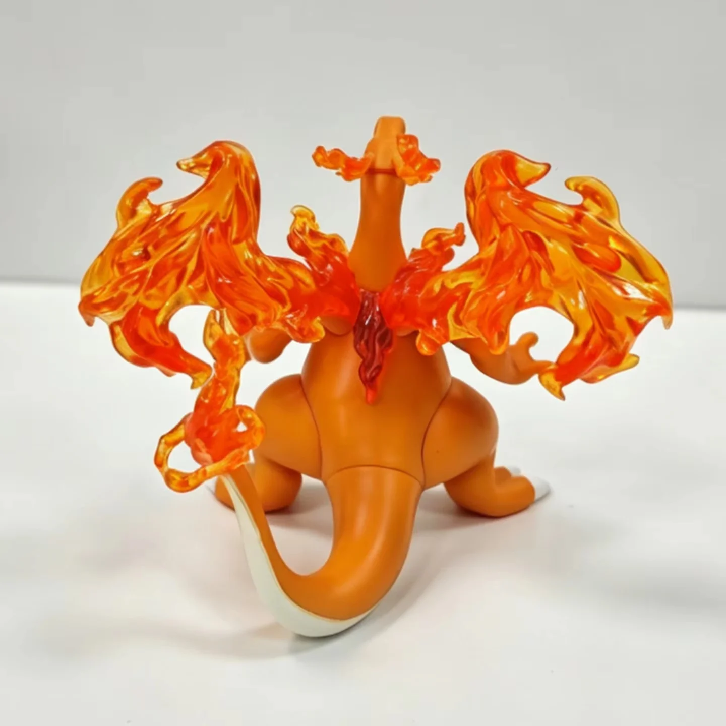 Figura de acción Gigantamax Charizard para escritorio, coleccionable - imagen 3