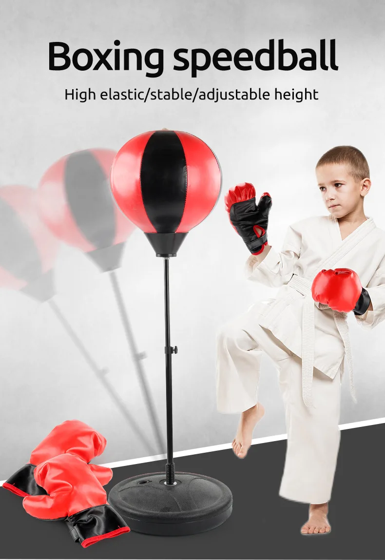 Niño golpeando el balón de boxeo infantil