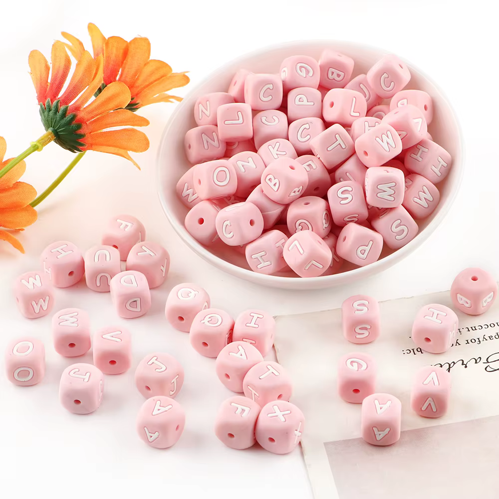 Cuentas de silicona rosa con letra inglesa Kovict