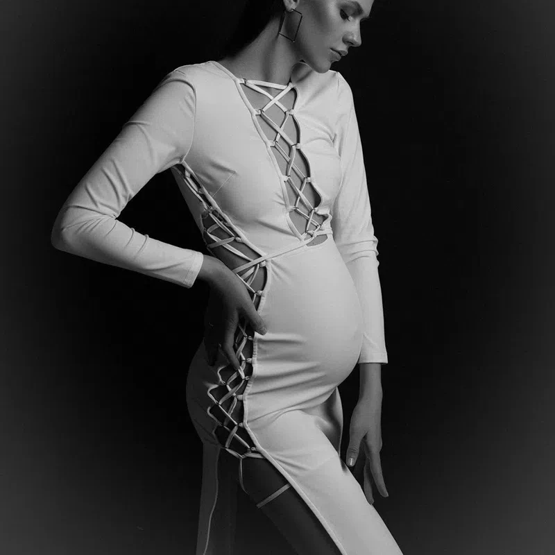 Vestido de maternidad blanco manga larga para fotos con cordones - imagen 2