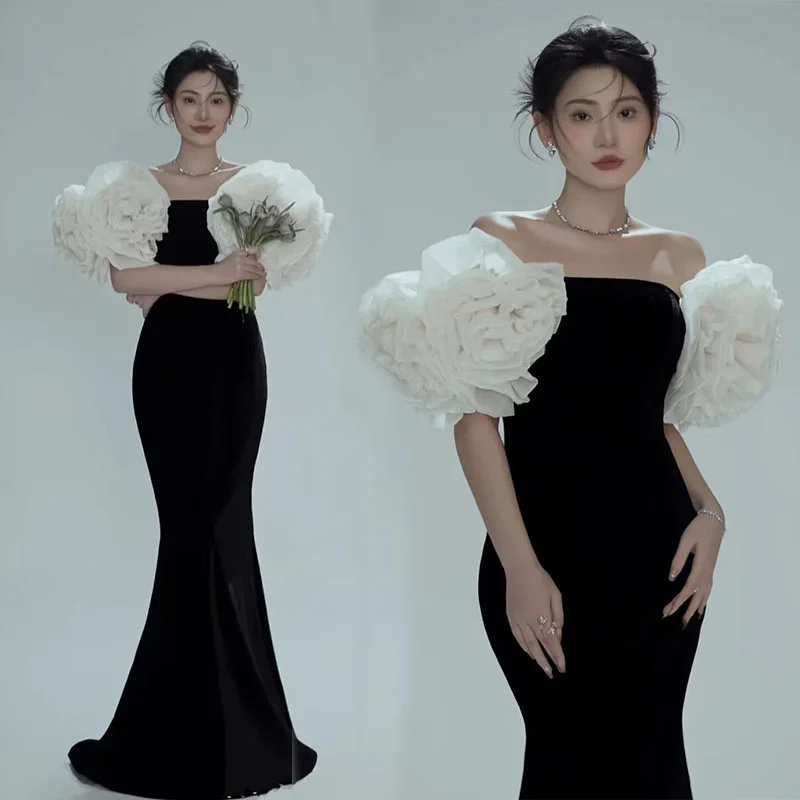 Vestido de maternidad negro con mangas florales