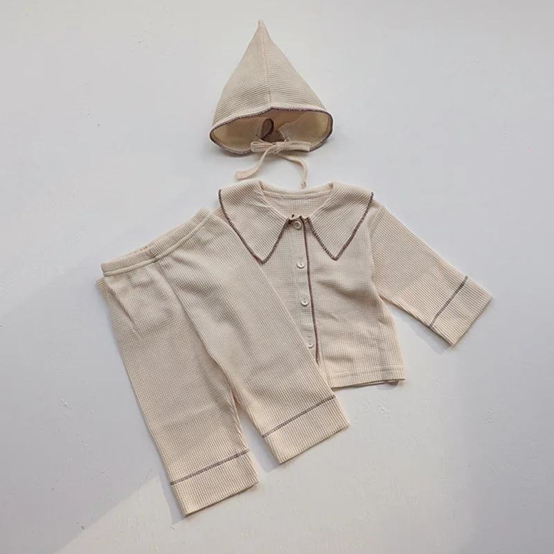 Conjunto de otoño para bebé: abrigo gofre, pantalón y gorro coreano - imagen 4