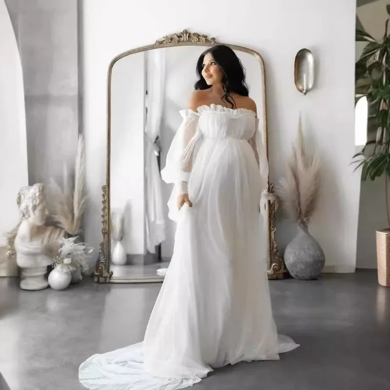 Vestido premamá de tul con lunares y escote corazón para fotos