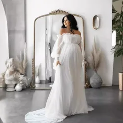 Vestido premamá de tul con lunares y escote corazón para fotos