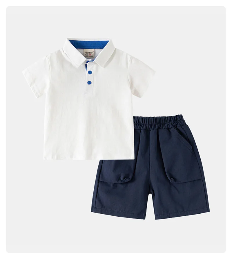 Conjunto de polo y pantalón corto para niños, estilo minimalista