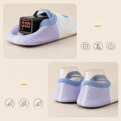 Zapatos de bebé antideslizantes de malla con animales para pasos