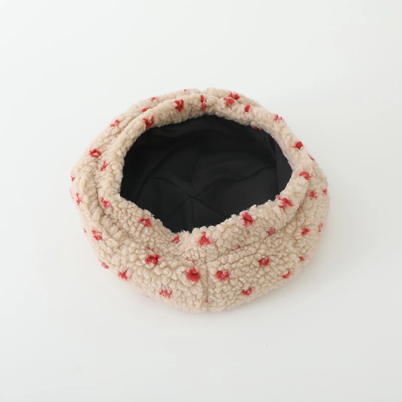 Conjunto gorro y bolsa de lana de cordero para bebé - imagen 4