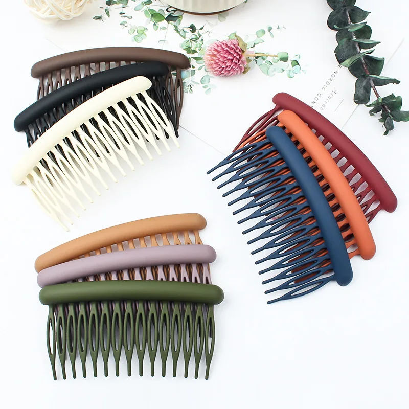 Accesorios para el cabello infantil: peine de dientes y horquillas