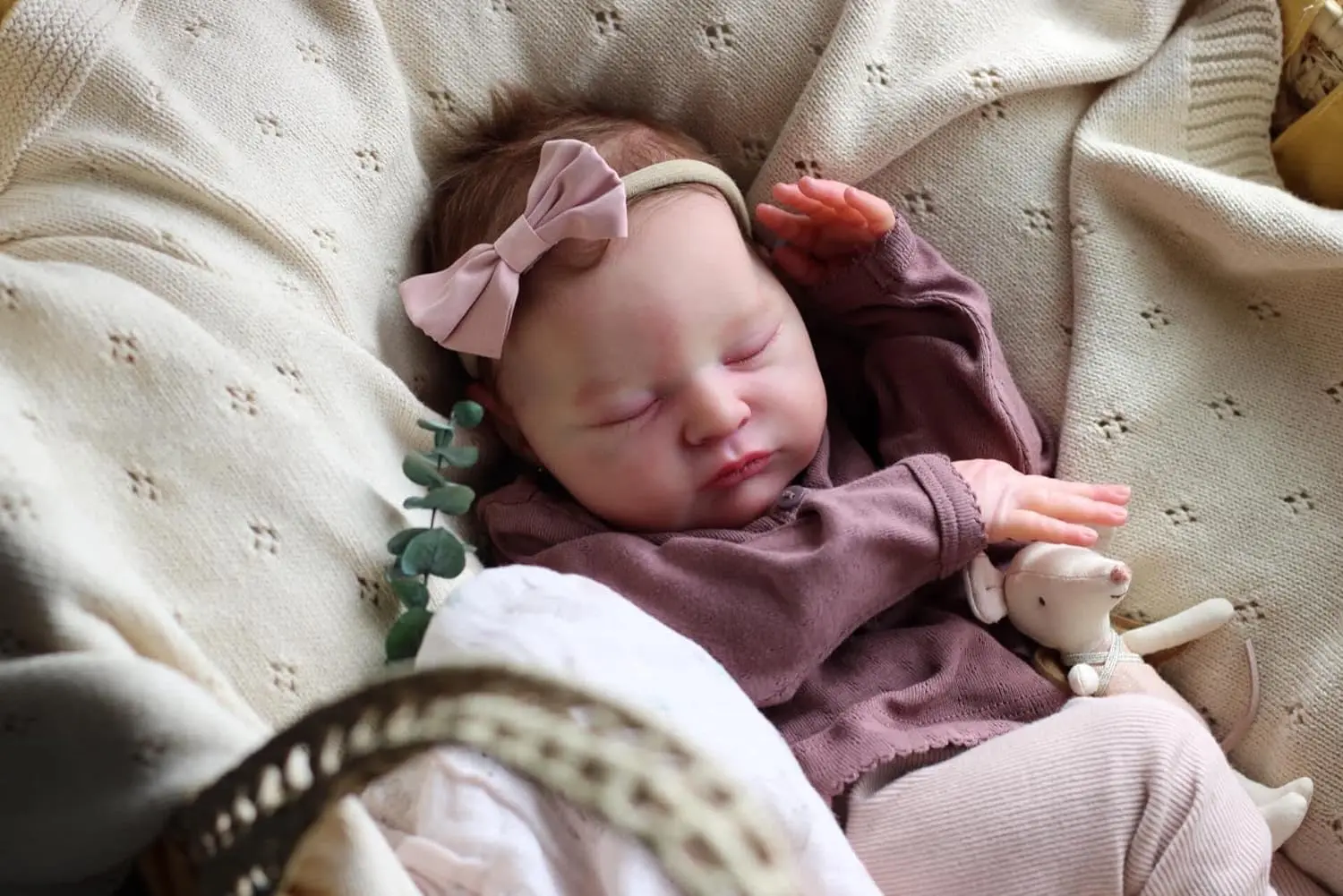 Muñeca realista NPK Laura de 49 cm