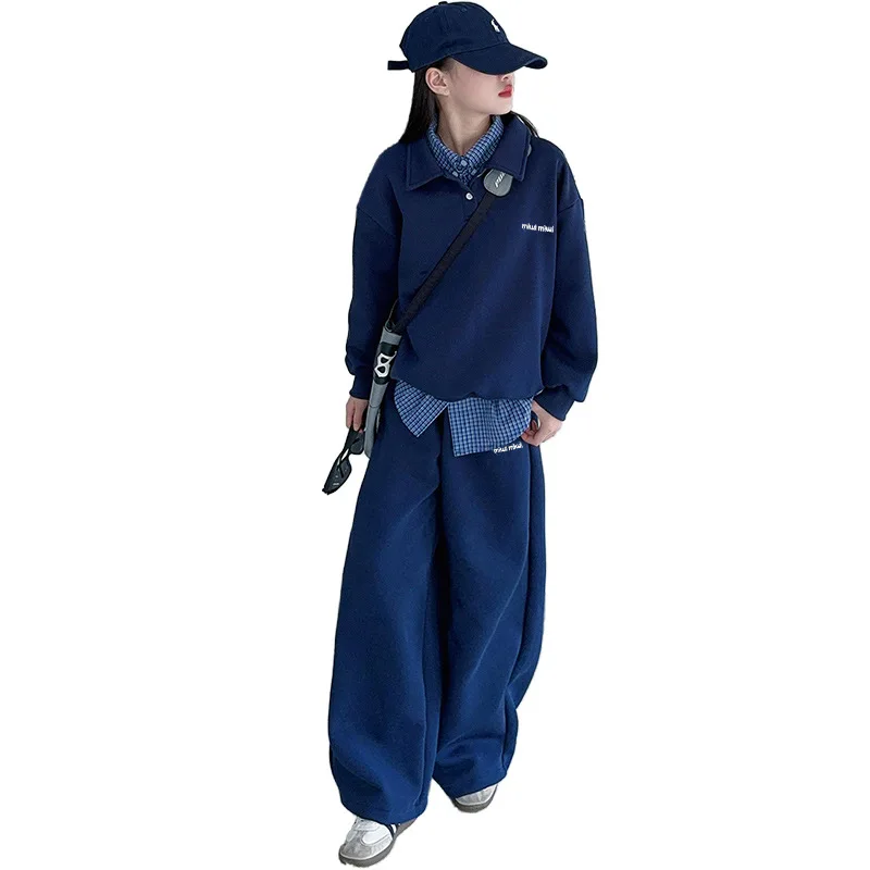 Conjunto de niña con sudadera otoñal, camisa a cuadros y pantalón - imagen 3