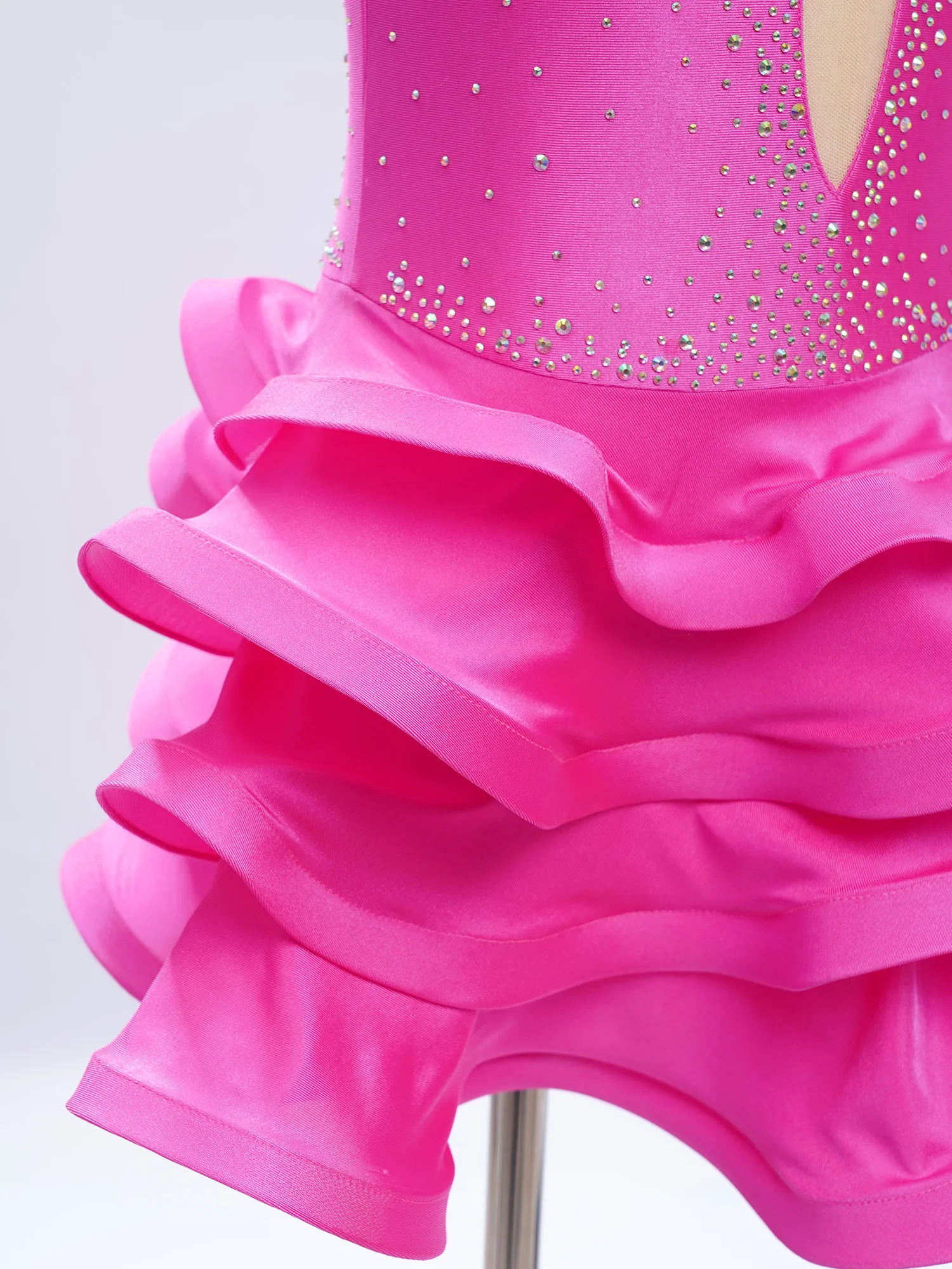 Vestido de baile latino para patinaje artístico con pedrería