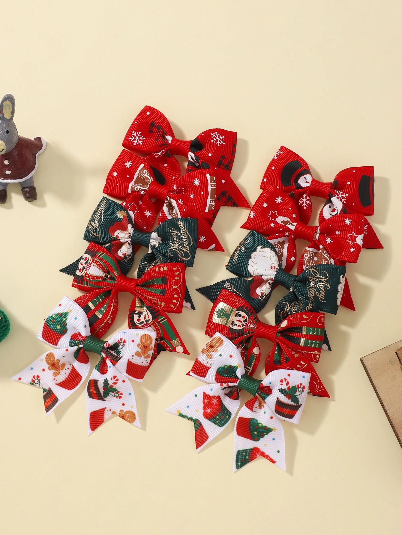 Pinzas navideñas artesanales para niña – Lazos y copos de nieve - imagen 2