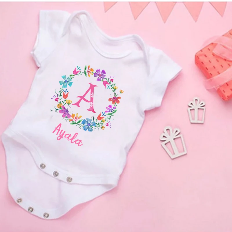 Mono personalizado con corona de flores para niña – Regalo bebé recién nacida