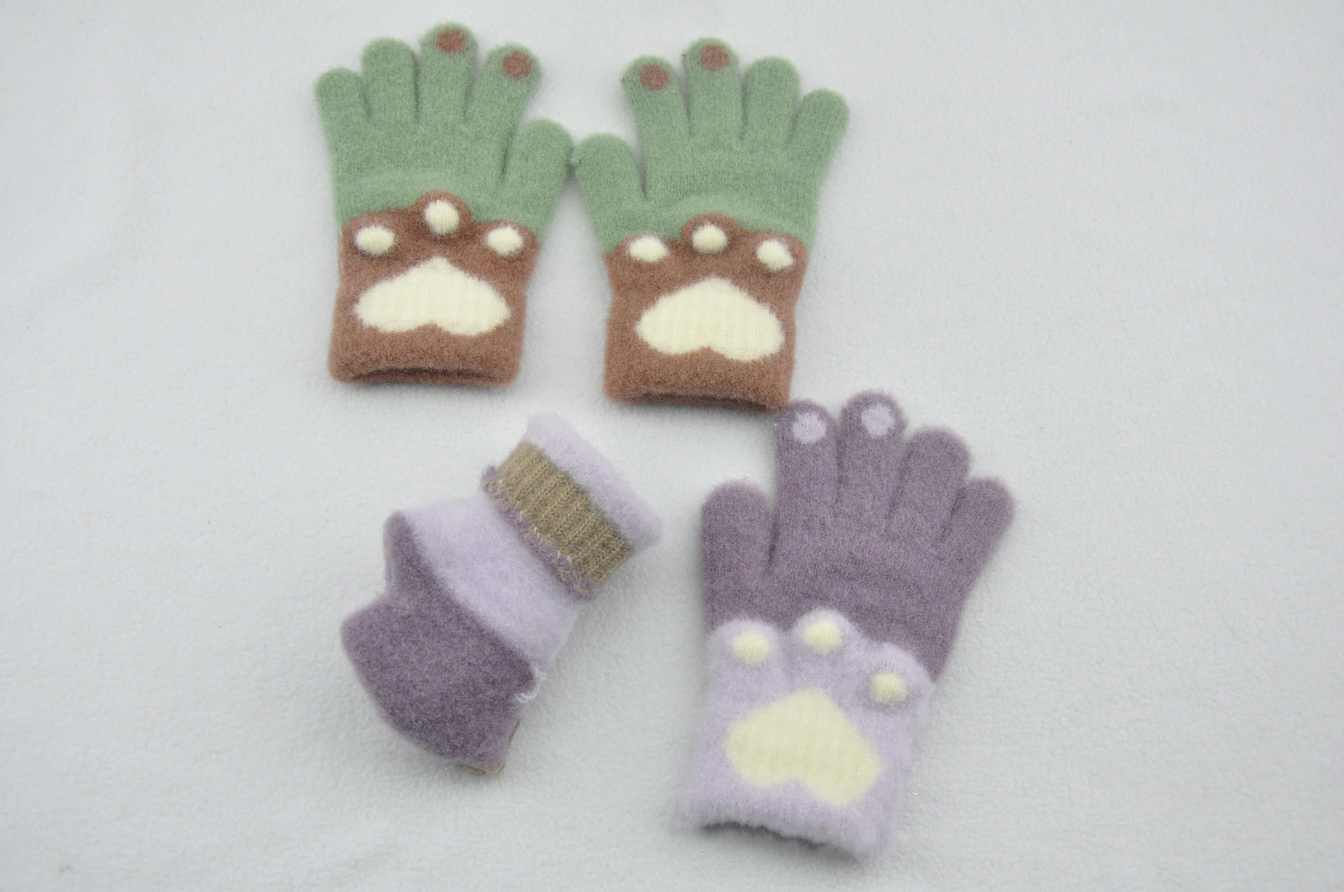 Guantes cálidos infantiles para actividades de invierno