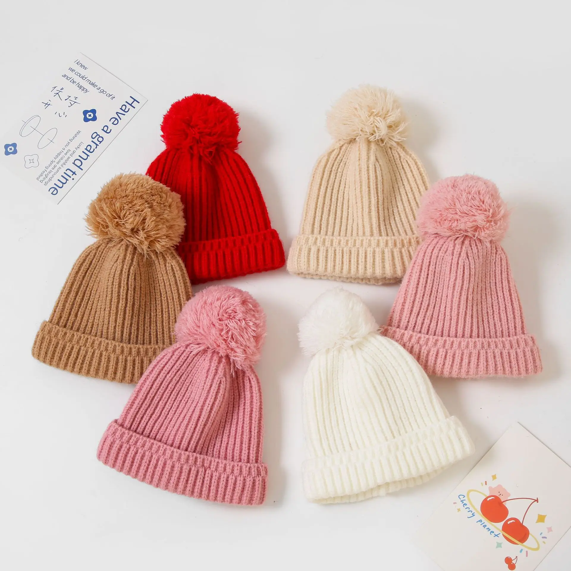 Gorro de punto suave con pompon para bebé recién nacido - imagen 4