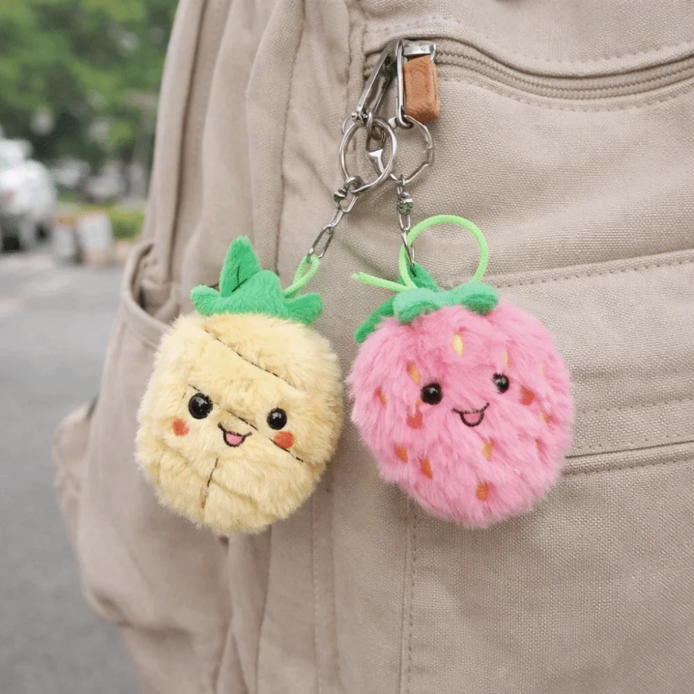 Peluche de fresa y piña súper suave para colgar en bolso decoración - imagen 5