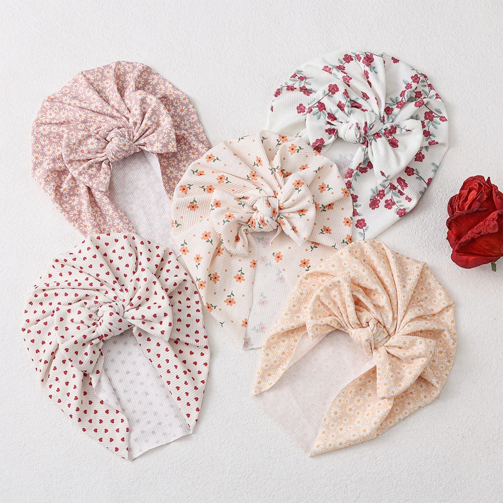 Diadema con detalles de corazón de oso