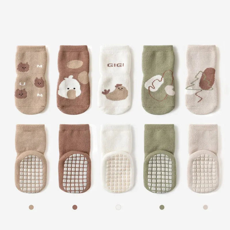 Calcetines con diseños de animales alegres