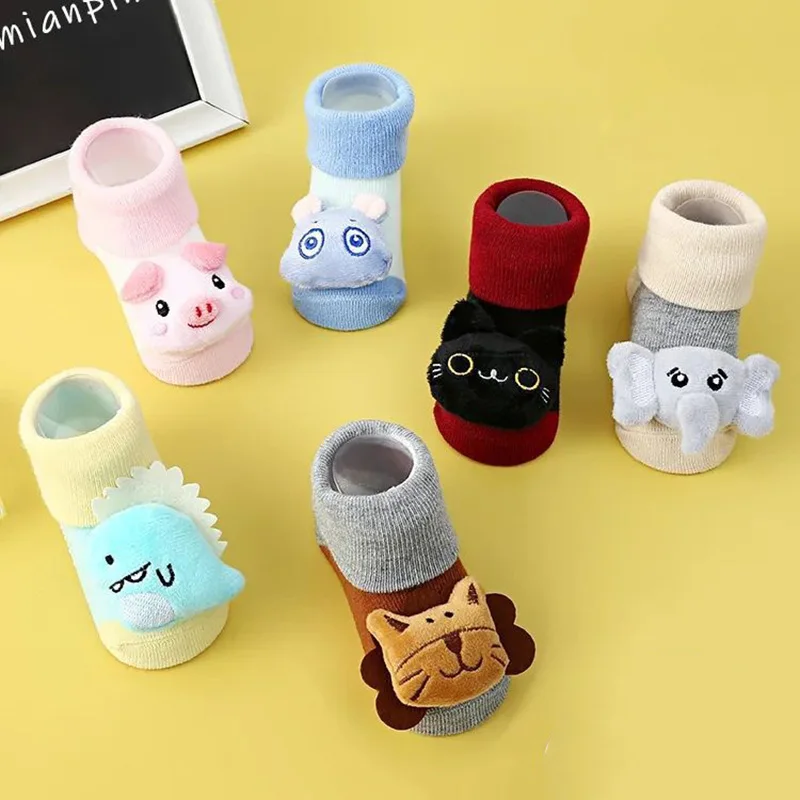Calcetines antideslizantes para bebé con dibujos animados 3D y campanas sonoras