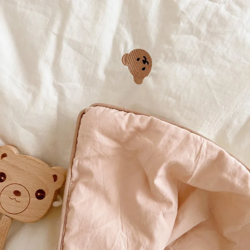 Edredón guardado para siesta de guardería