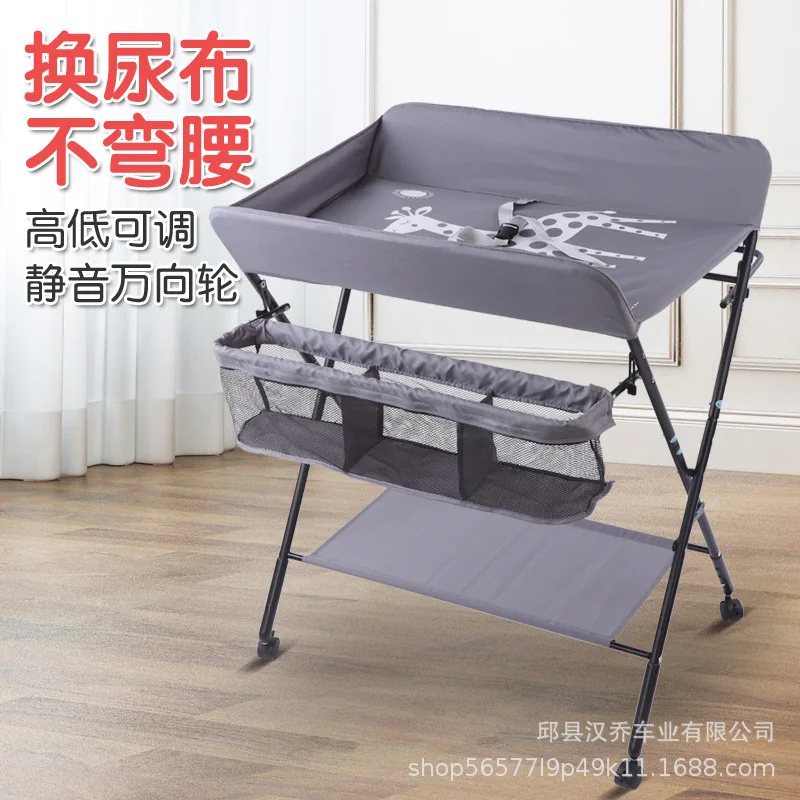 Mesa plegable para bebé en habitación