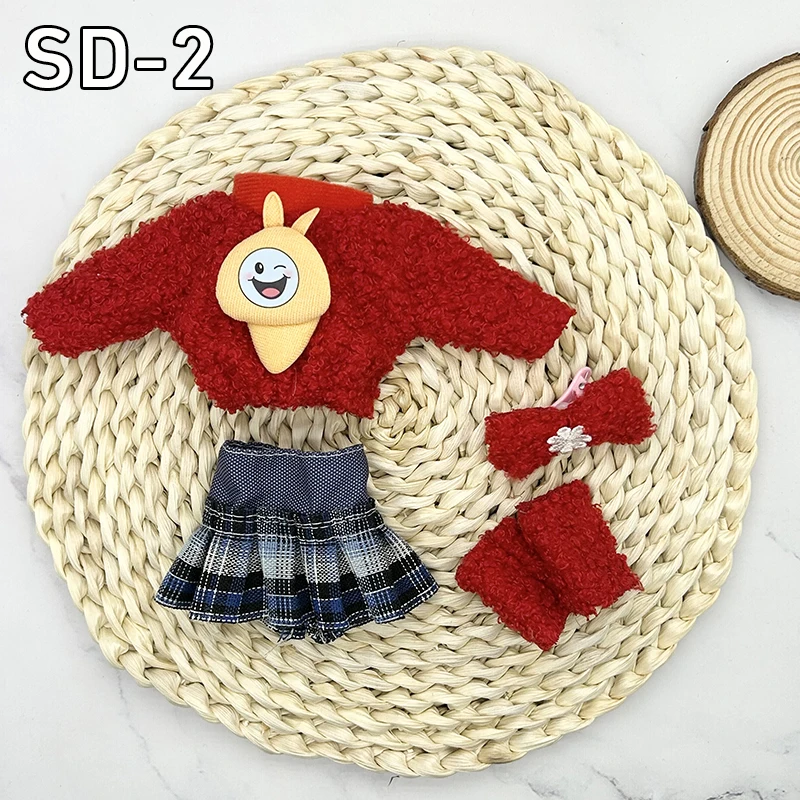 Muñeca BJD articulada con ropa navideña para regalar - imagen 2