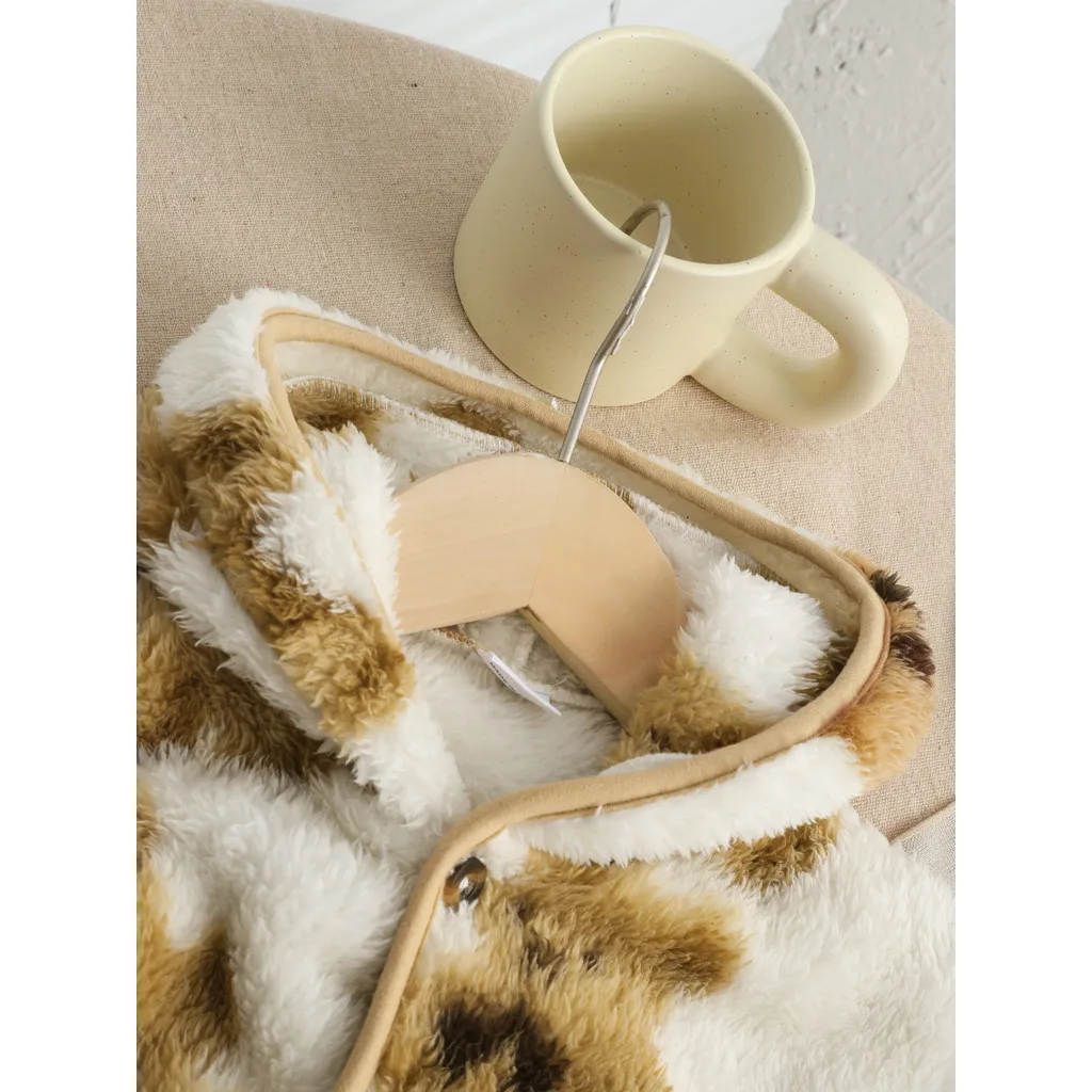 Abrigo con capucha y oso para niño y niña - imagen 4