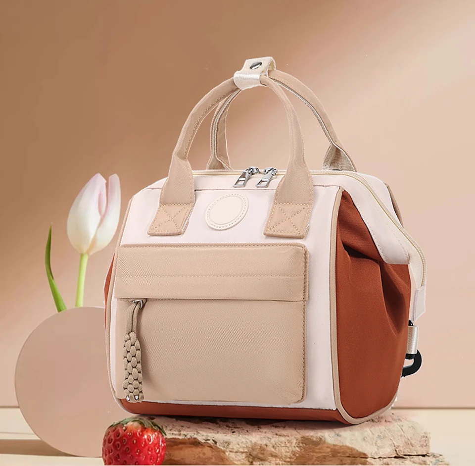 Bolso de pañales en color beige en presentación