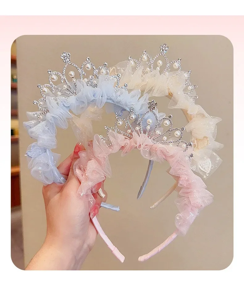 Diadema colocada en peinado