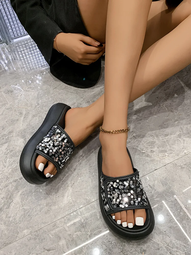 Zapatillas de plataforma negras tipo tobogán para ocio en casa - imagen 4