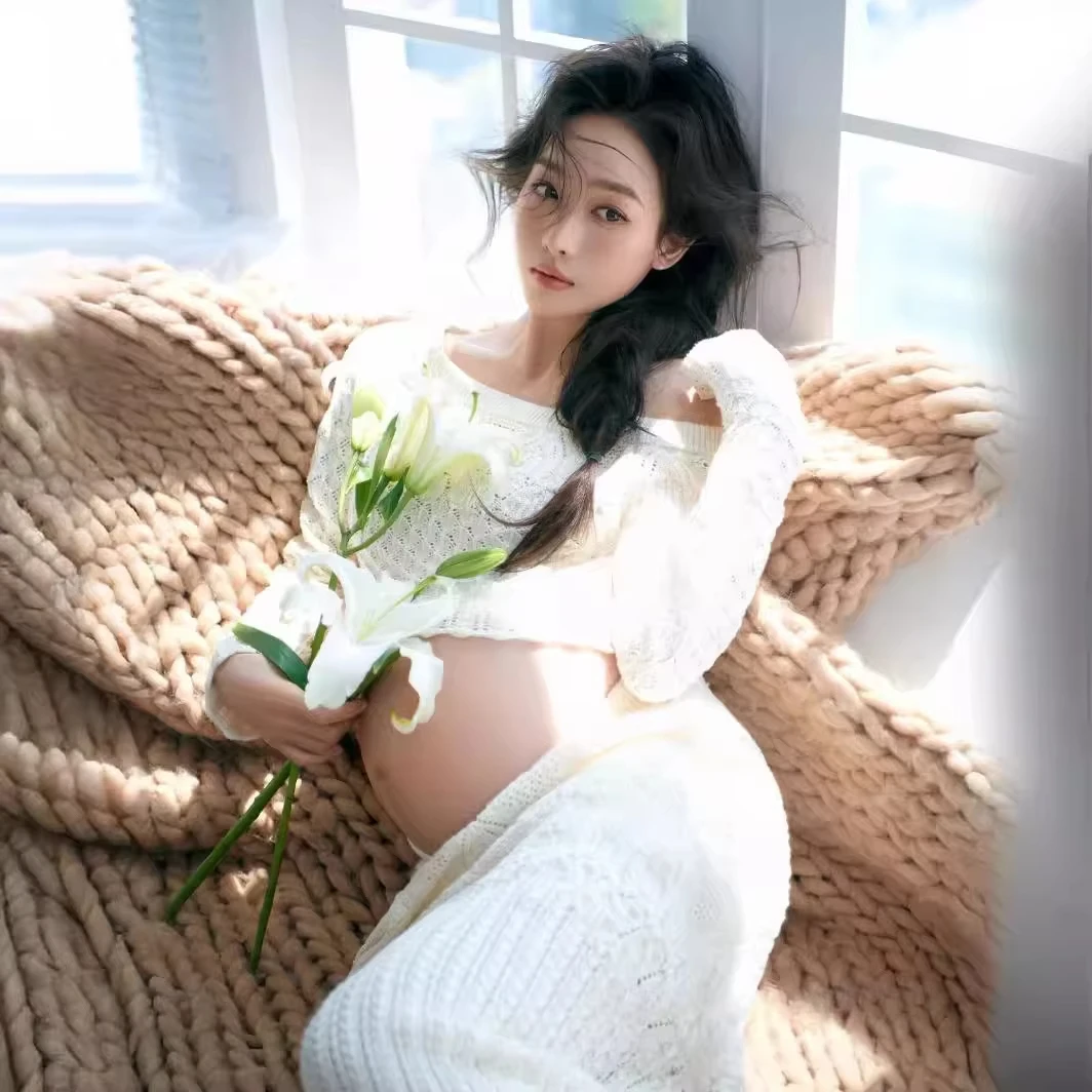 Vestido premamá blanco asimétrico para sesión de fotos - imagen 4