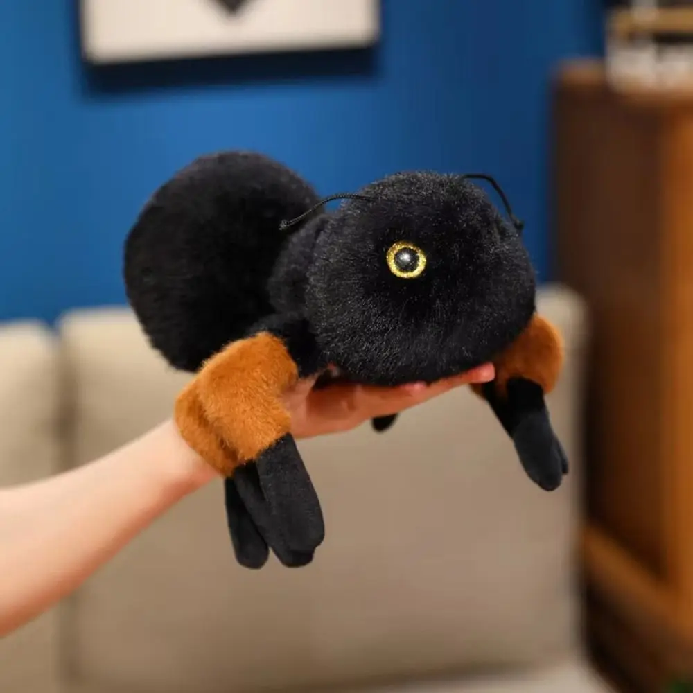 Llavero de peluche de hormiga con diseño realista kawaii - imagen 2