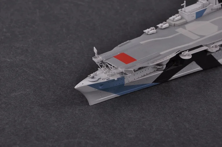 Piezas y estructura del portaaviones