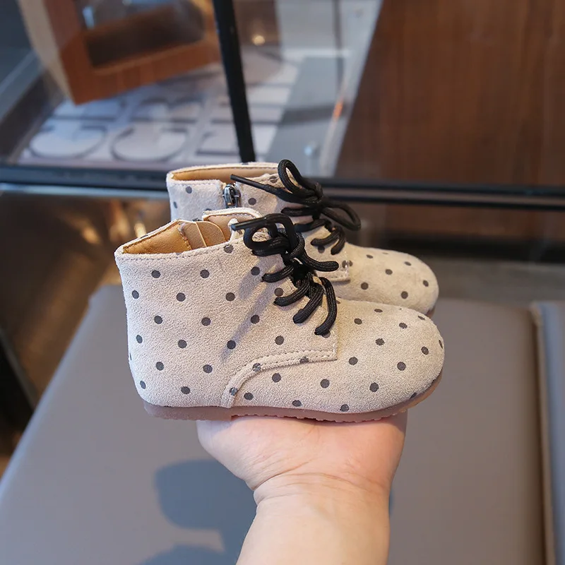 Zapatos antideslizantes de gamuza para bebé – estilo retro - imagen 3