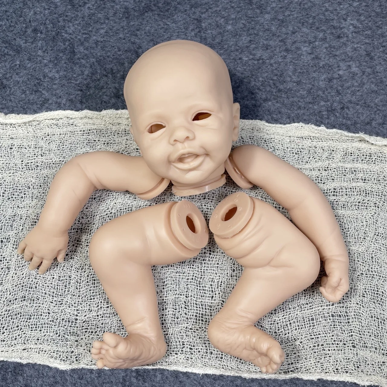 Ejemplo de muñeca terminada (referencia)