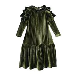 Vestido elegante de niña con mangas capa color oliva de invierno