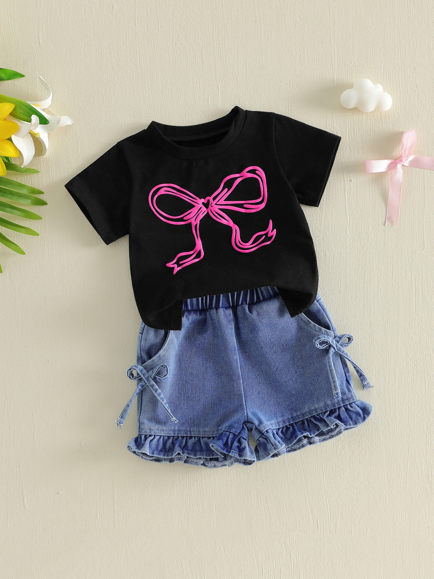Detalles del estampado y acabado del conjunto infantil