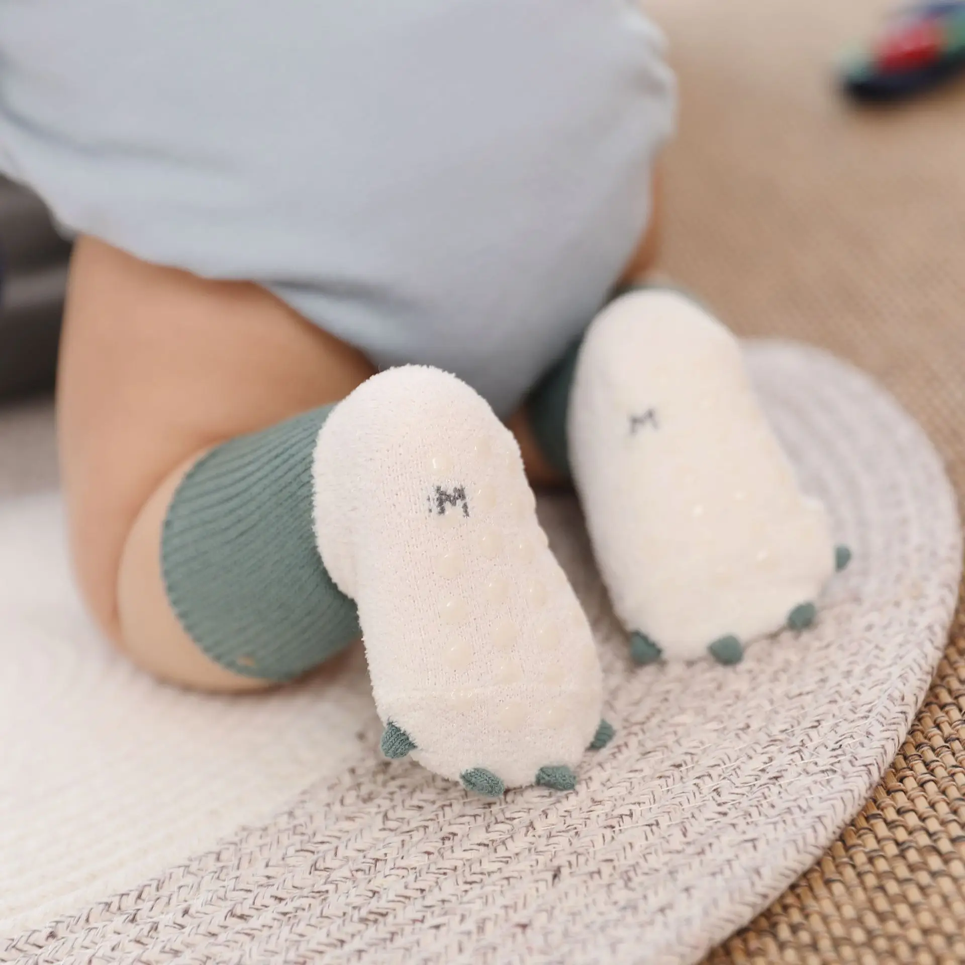 Calcetines de lana cálidos para recién nacidos – antideslizantes - imagen 4