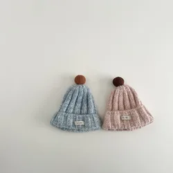 Gorrito de invierno térmico con colorblock antiviento